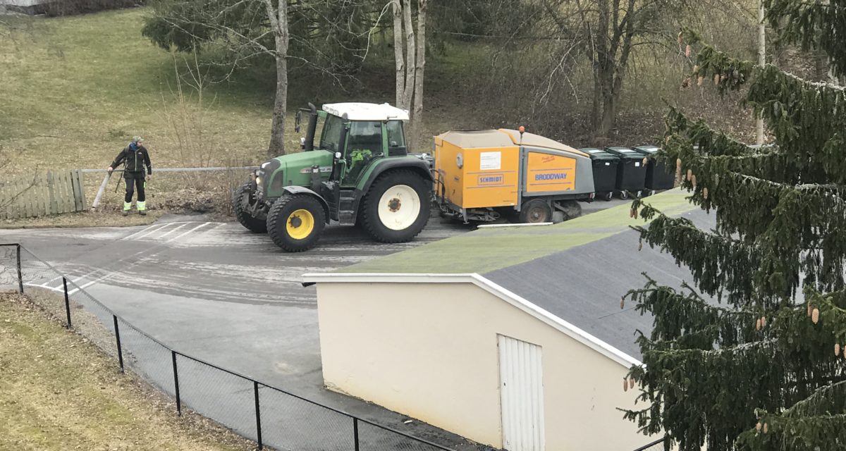 Vårrengjøring av utearealer